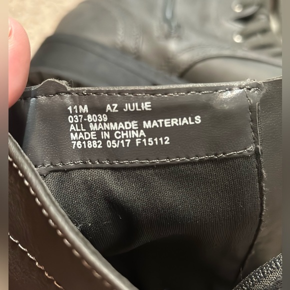 JcPenny combat boots! LIKE NEW CONDITION - Picture 2 of 4
